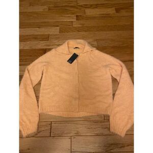 NWT Wild Fable, women’s pale orange soft long sleeve collared cropped sweater sm